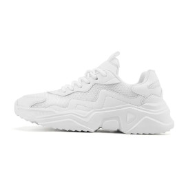 The Same Style of Sports Shoes for Men and Women