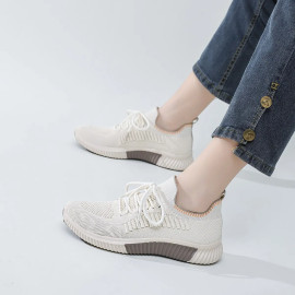 Women Lace Up Running Shoes