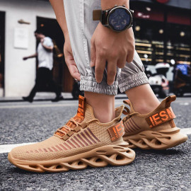Men Lightweight Sneakers