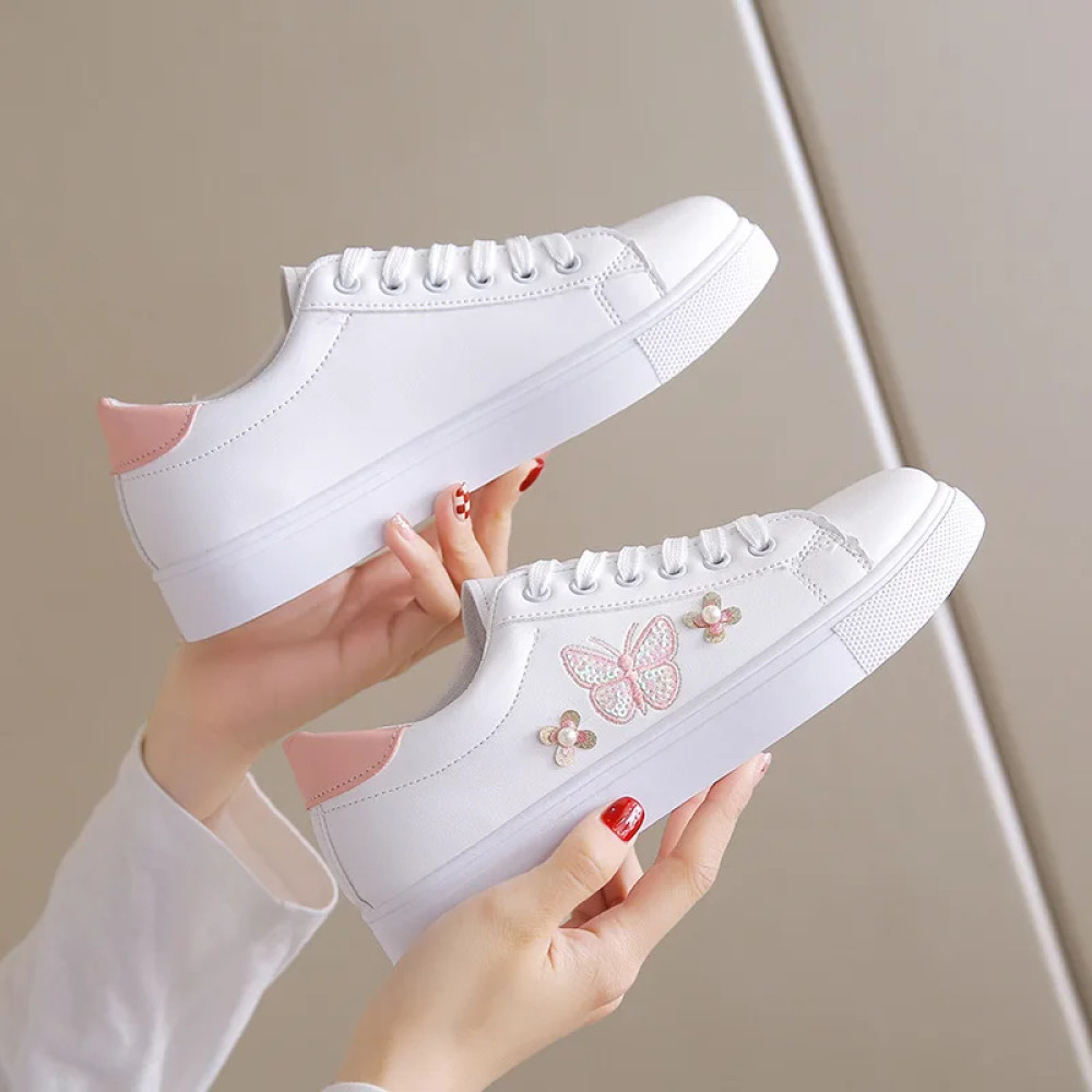 Woman's Butterfly Embroidered Shoes 